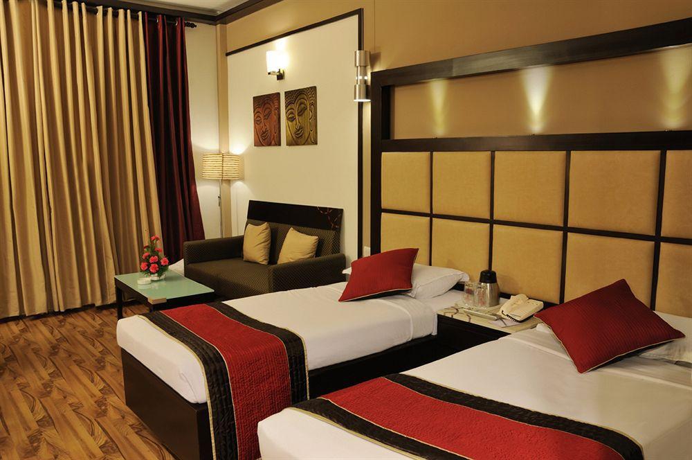 Hotel Maharaja Regency Ludhiana Dış mekan fotoğraf