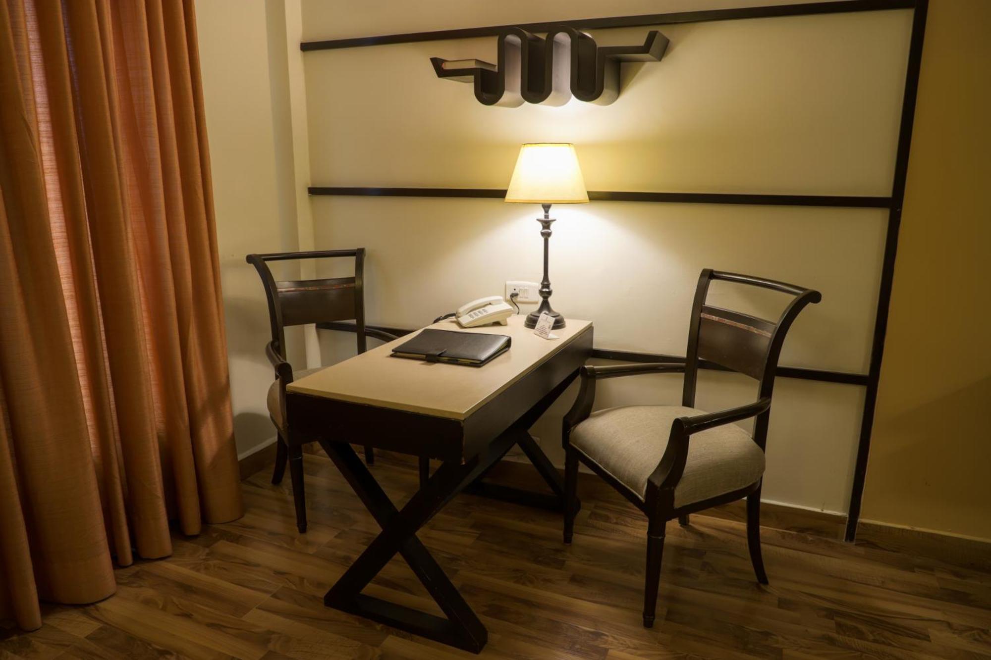 Hotel Maharaja Regency Ludhiana Dış mekan fotoğraf