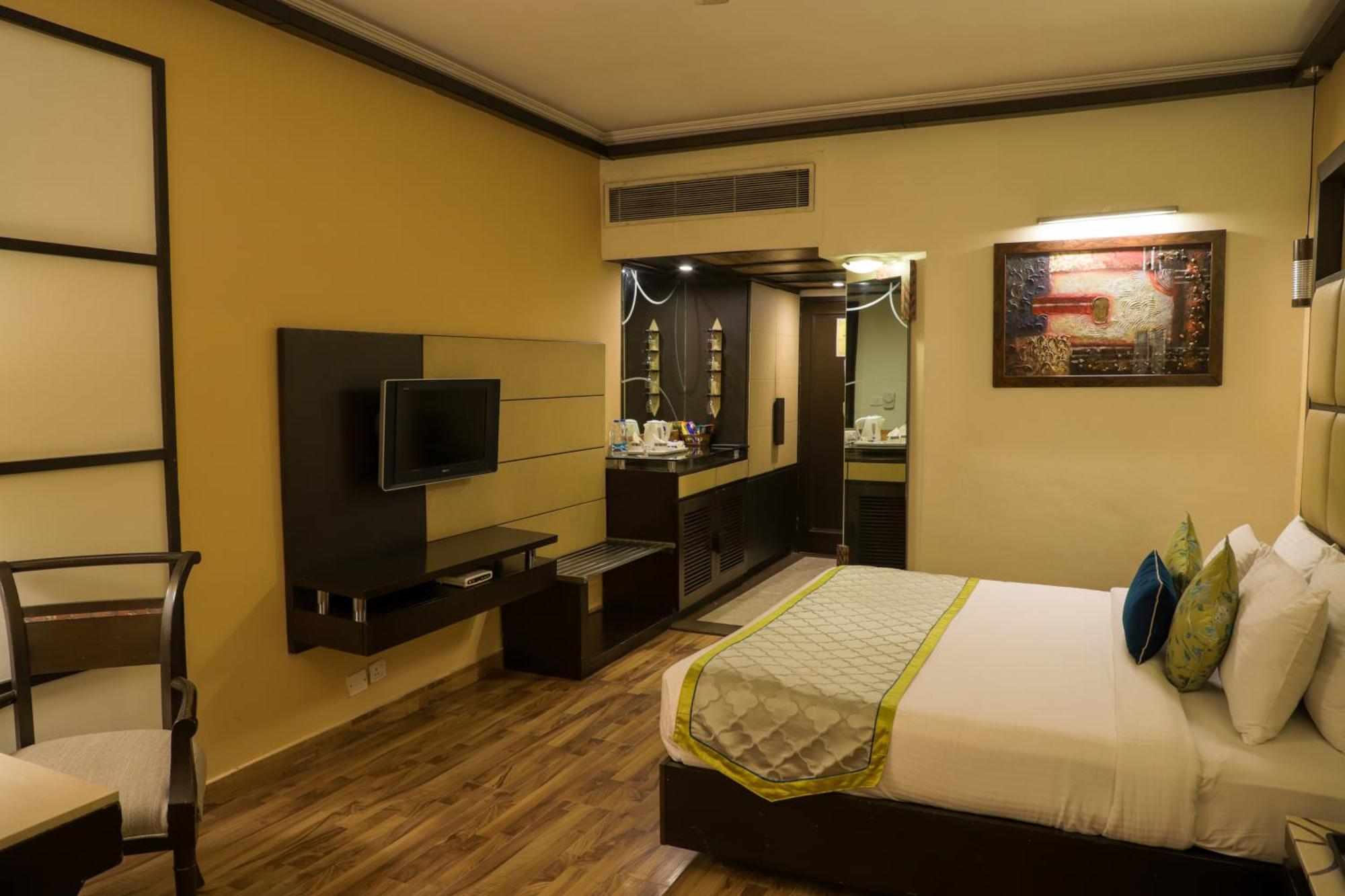 Hotel Maharaja Regency Ludhiana Dış mekan fotoğraf