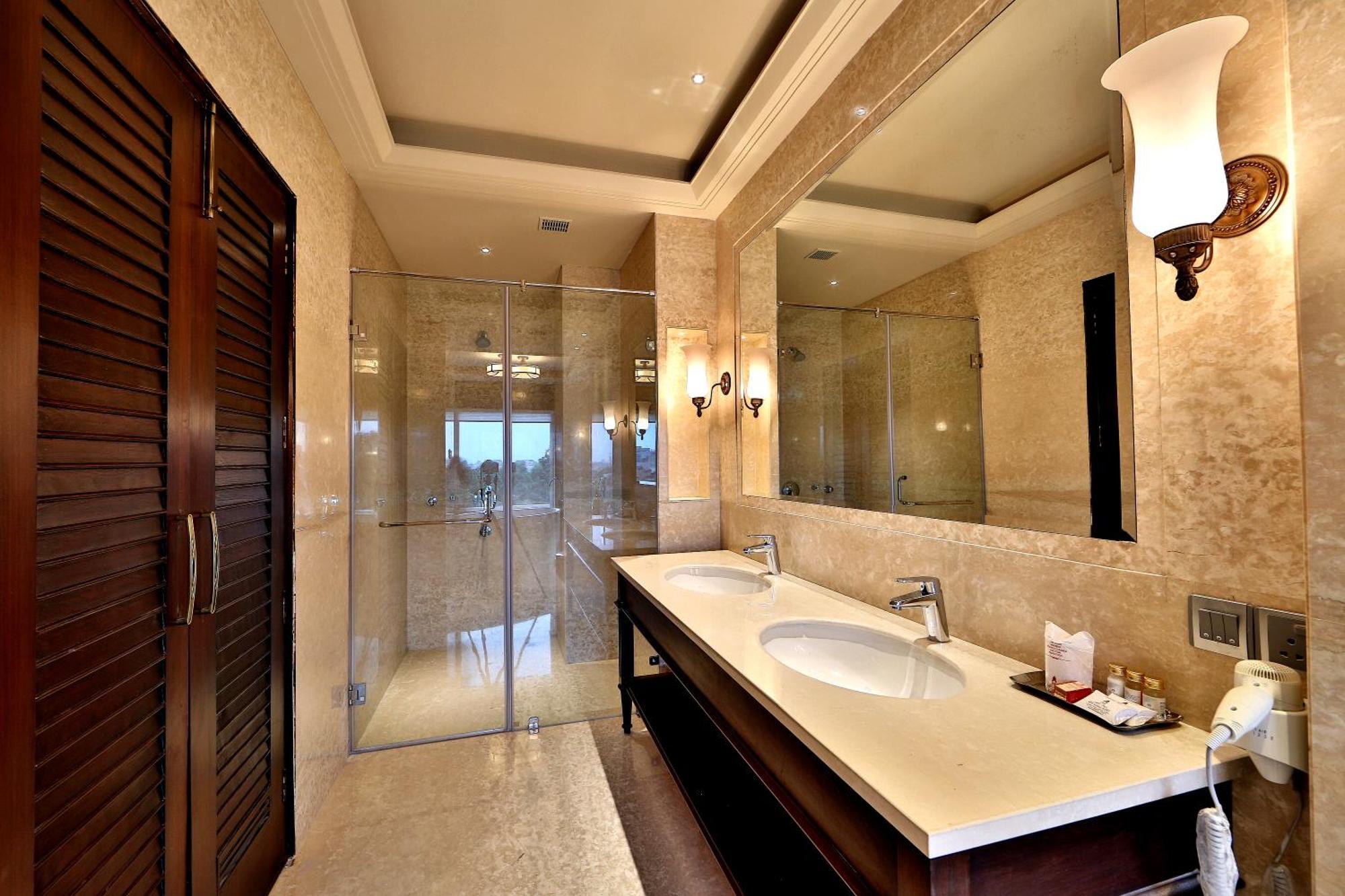 Hotel Maharaja Regency Ludhiana Dış mekan fotoğraf