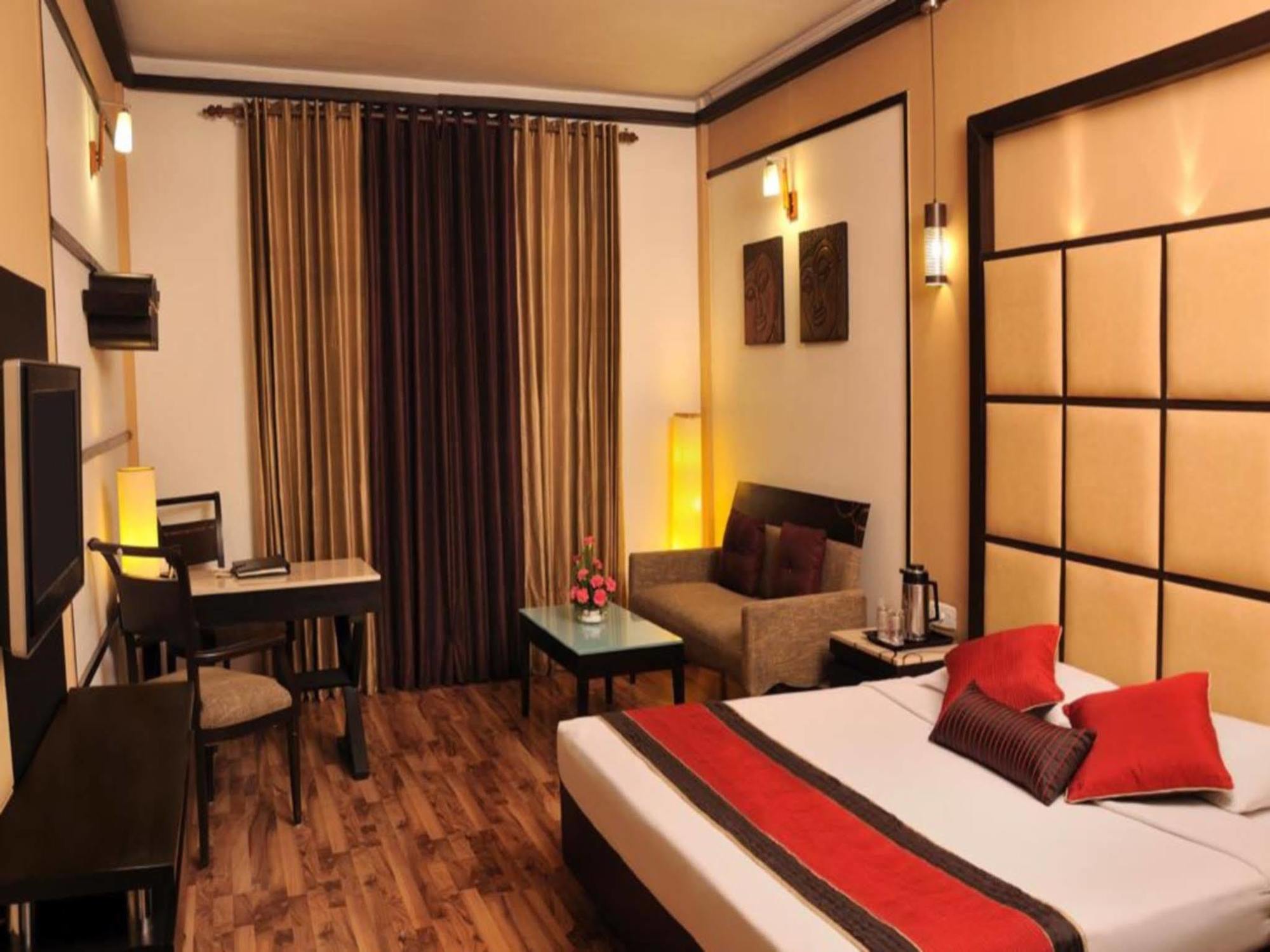 Hotel Maharaja Regency Ludhiana Dış mekan fotoğraf